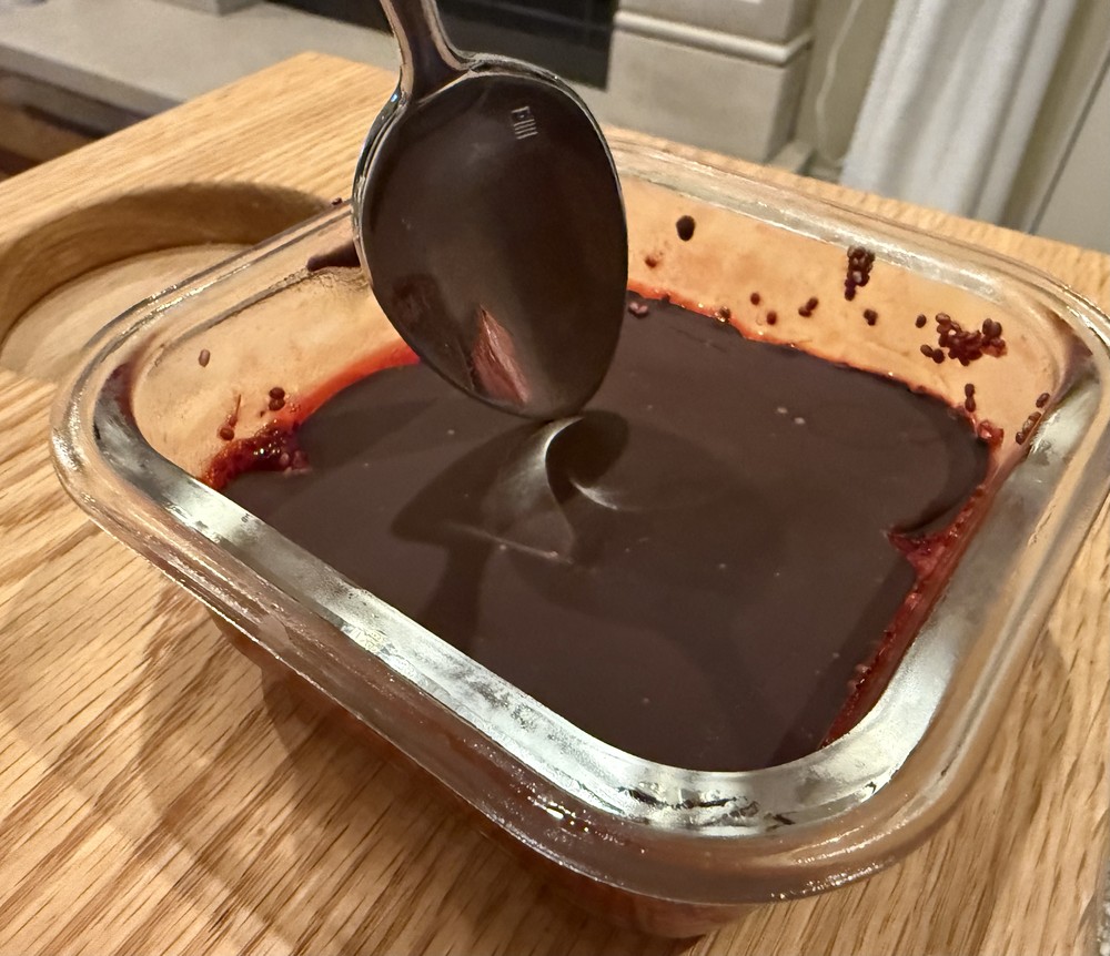 raspberry chia chocolate pudding